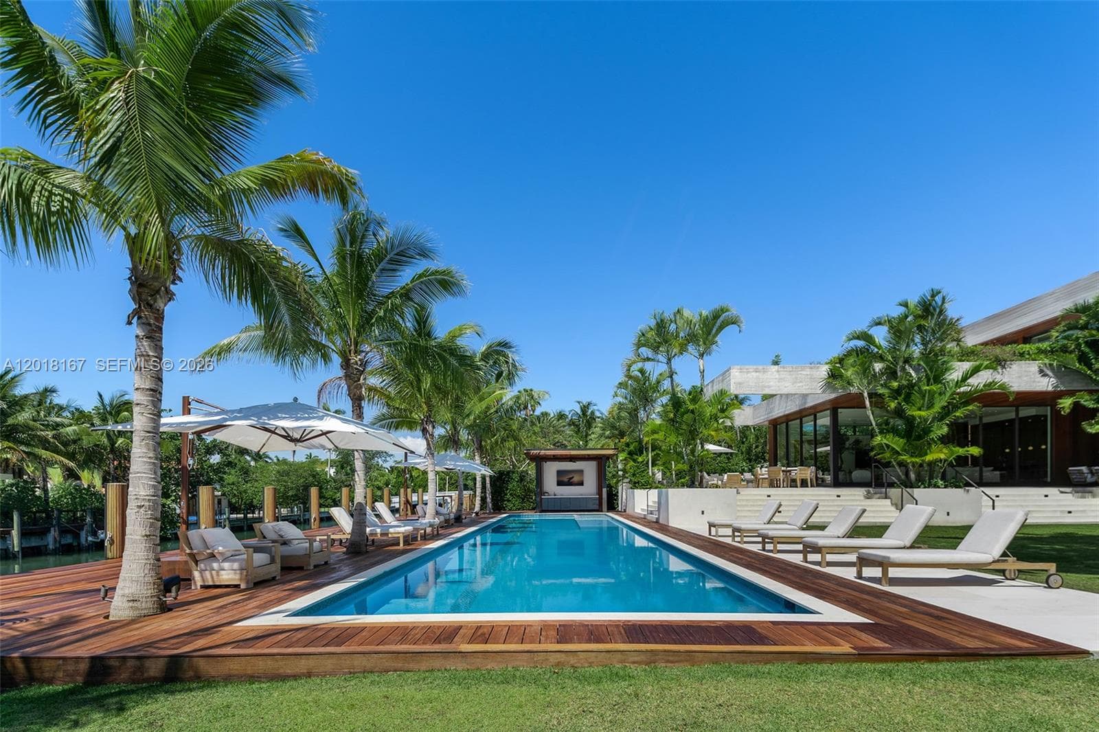 1420 W 23rd St, Miami Beach FL 33140 — 54