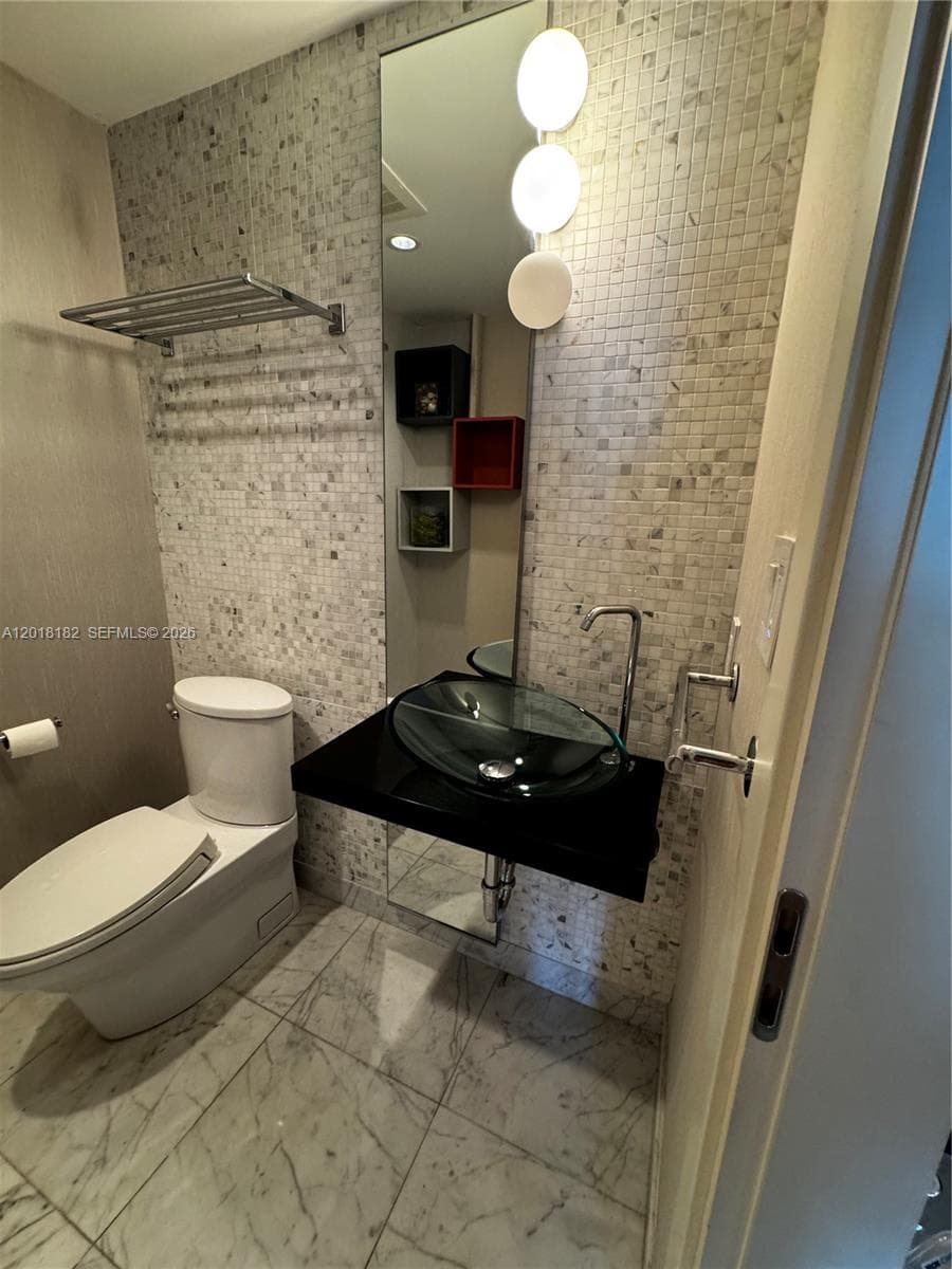 200 Biscayne Boulevard Way # 3110, Miami FL 33131 — 9