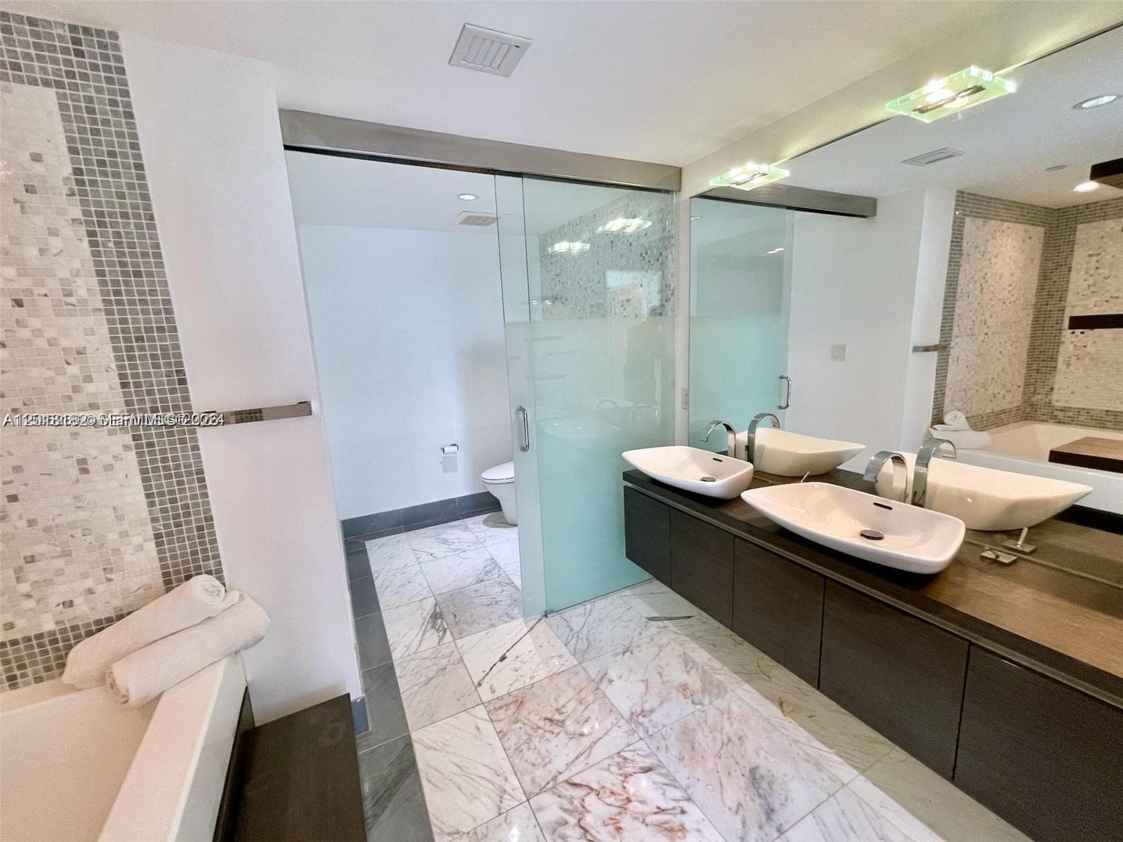 200 Biscayne Boulevard Way # 3110, Miami FL 33131 — 4