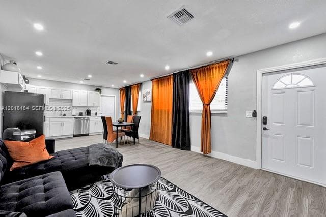 1324 NE 151st St # 1324, North Miami Beach FL 33162 — 2