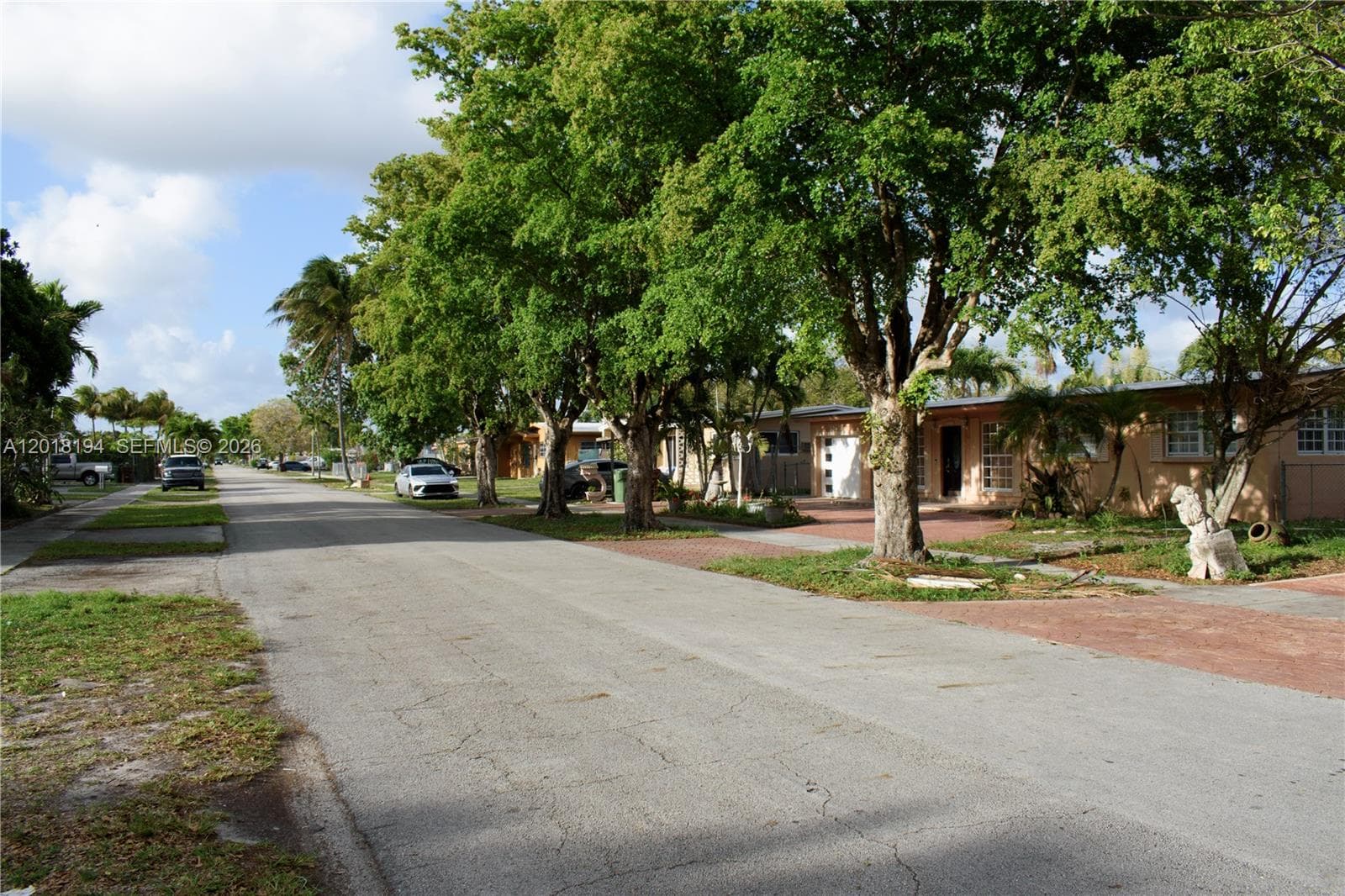 5349 W 14th Ln, Hialeah FL 33012 — 5