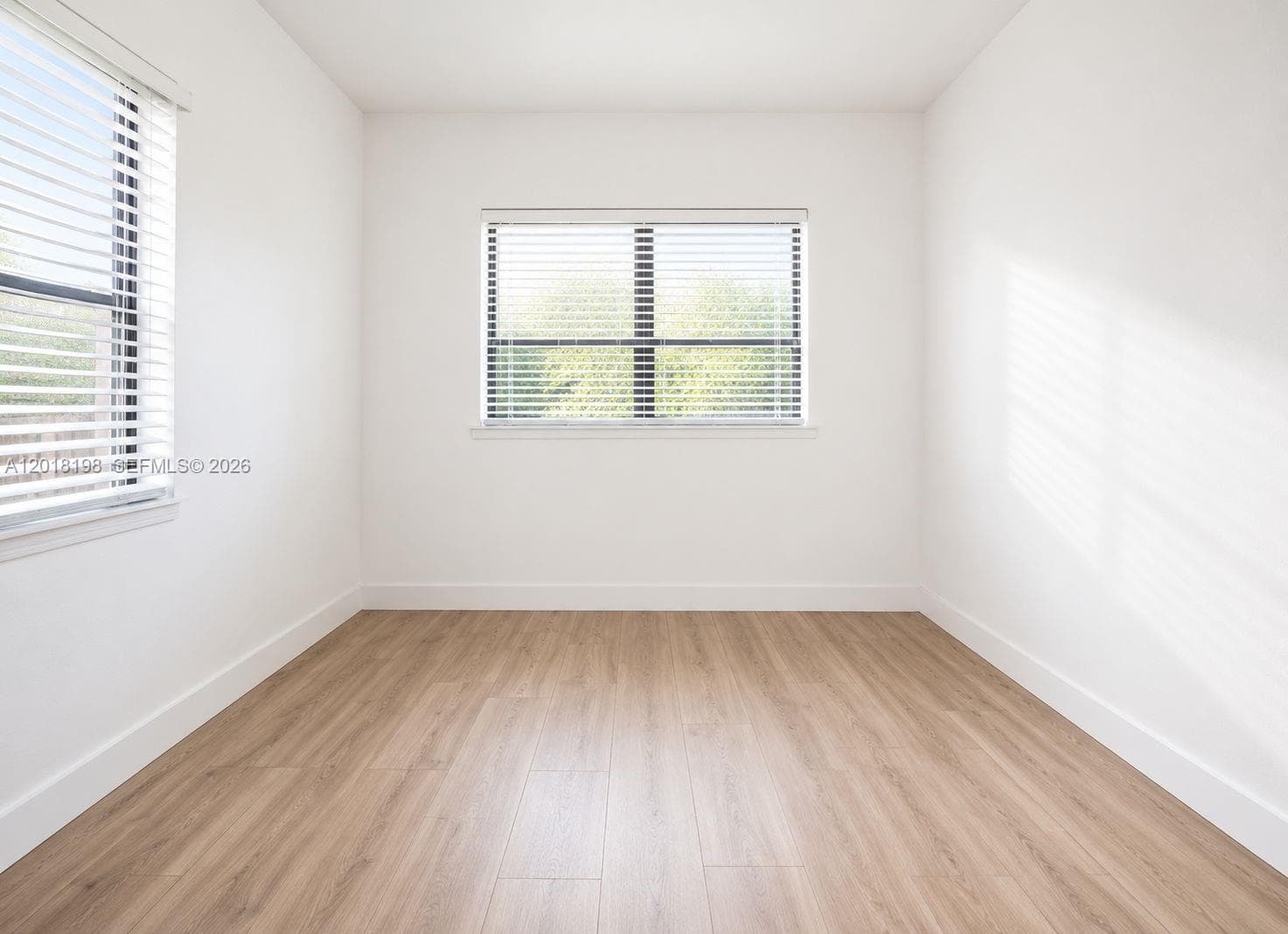 1815 NE 154 St, North Miami Beach FL 33162 — 11