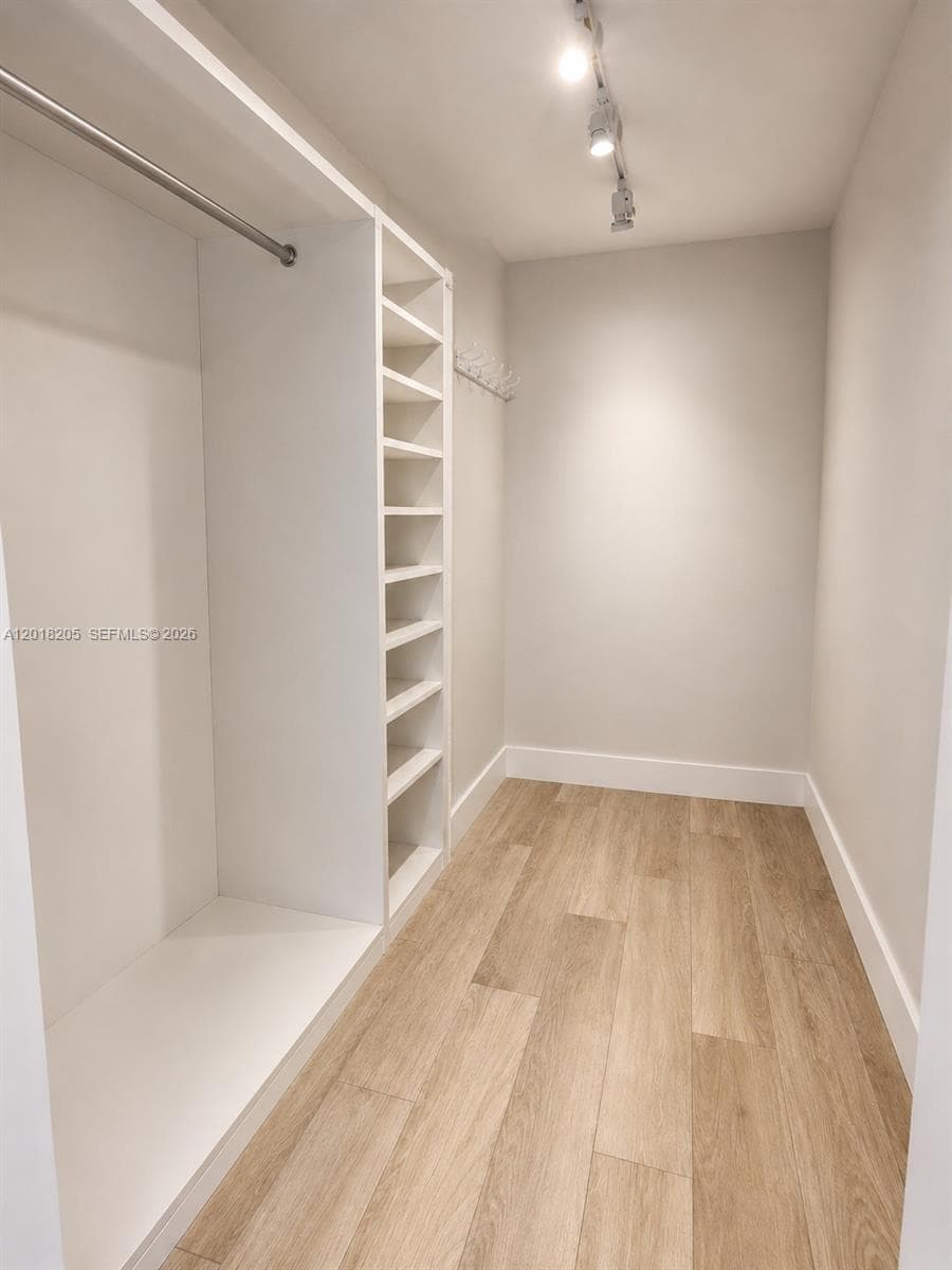 5 Island Ave # 9B, Miami Beach FL 33139 — 16