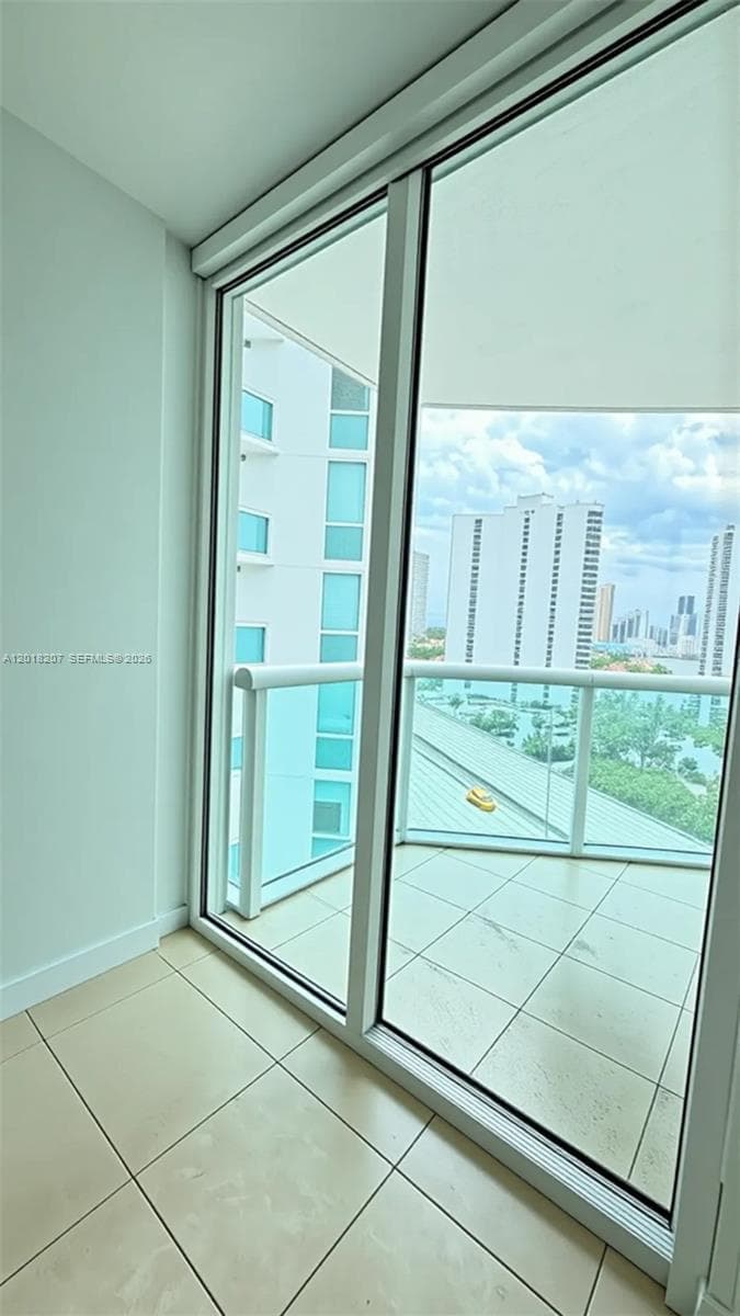 19400 Turnberry Way # 1132, Aventura FL 33180 — 25