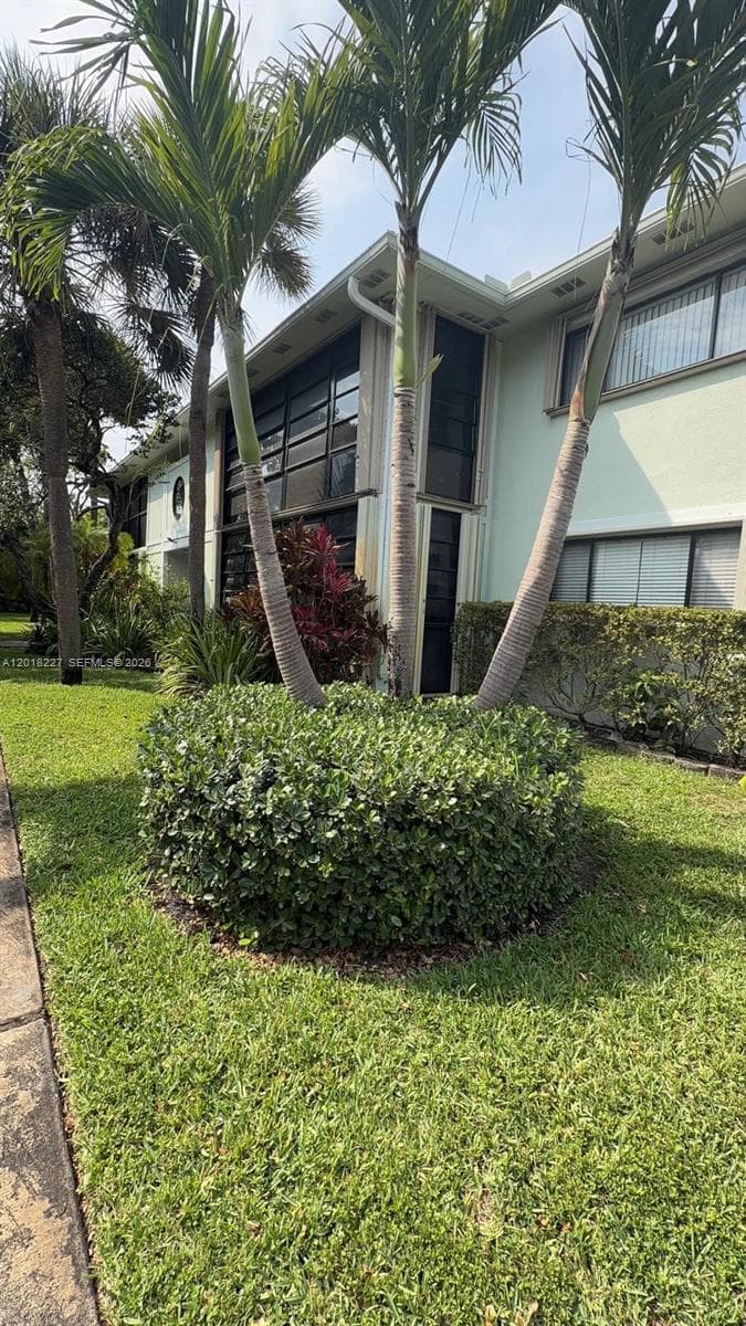 761 NE 199th St # 102, Miami FL 33179 — 1