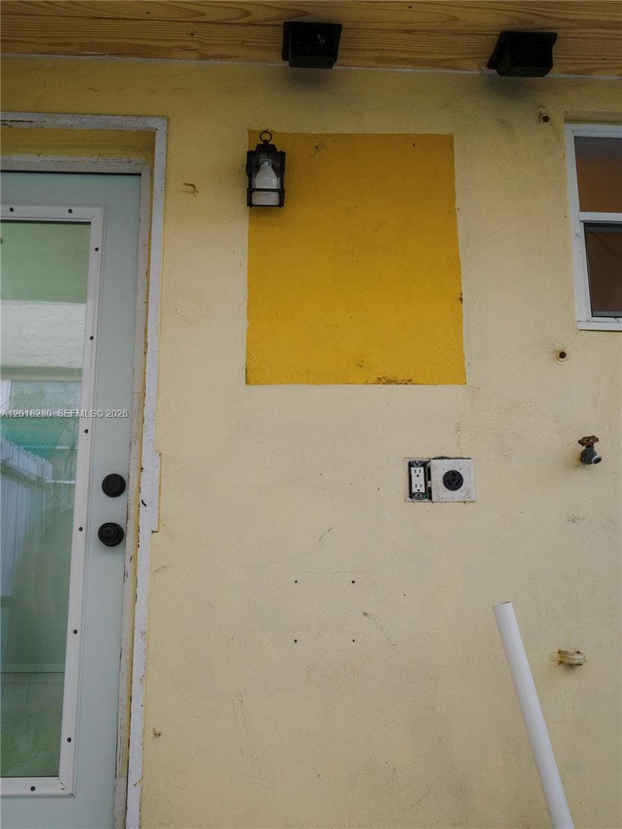 149 NW 17th Pl, Miami FL 33125 — 27