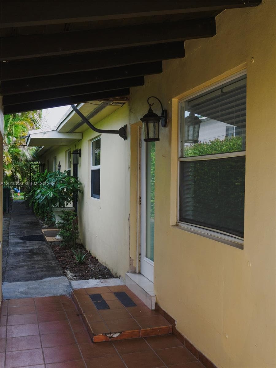 149 NW 17th Pl, Miami FL 33125 — 6