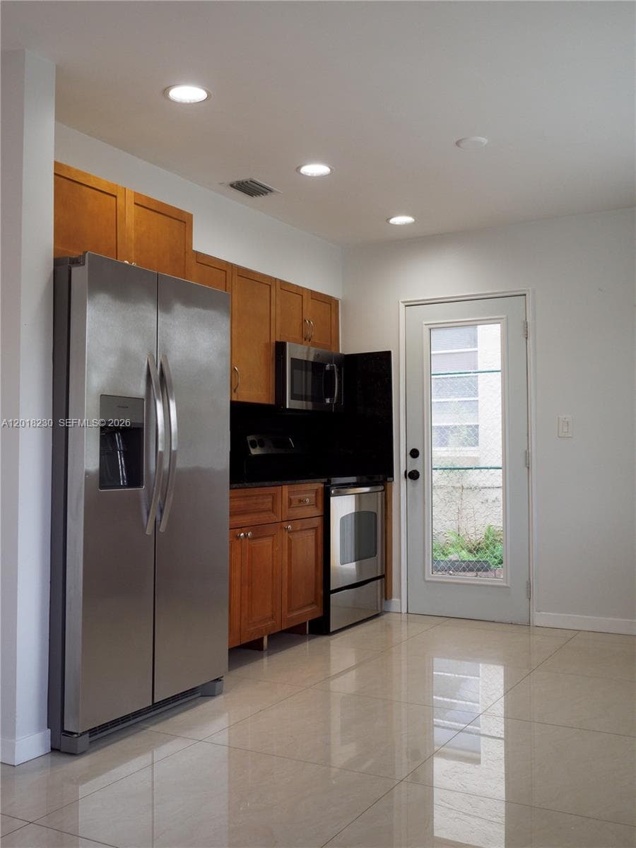 149 NW 17th Pl, Miami FL 33125 — 13