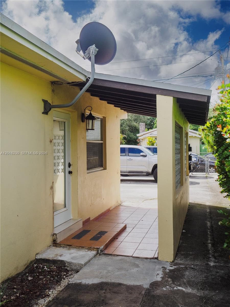 149 NW 17th Pl, Miami FL 33125 — 7