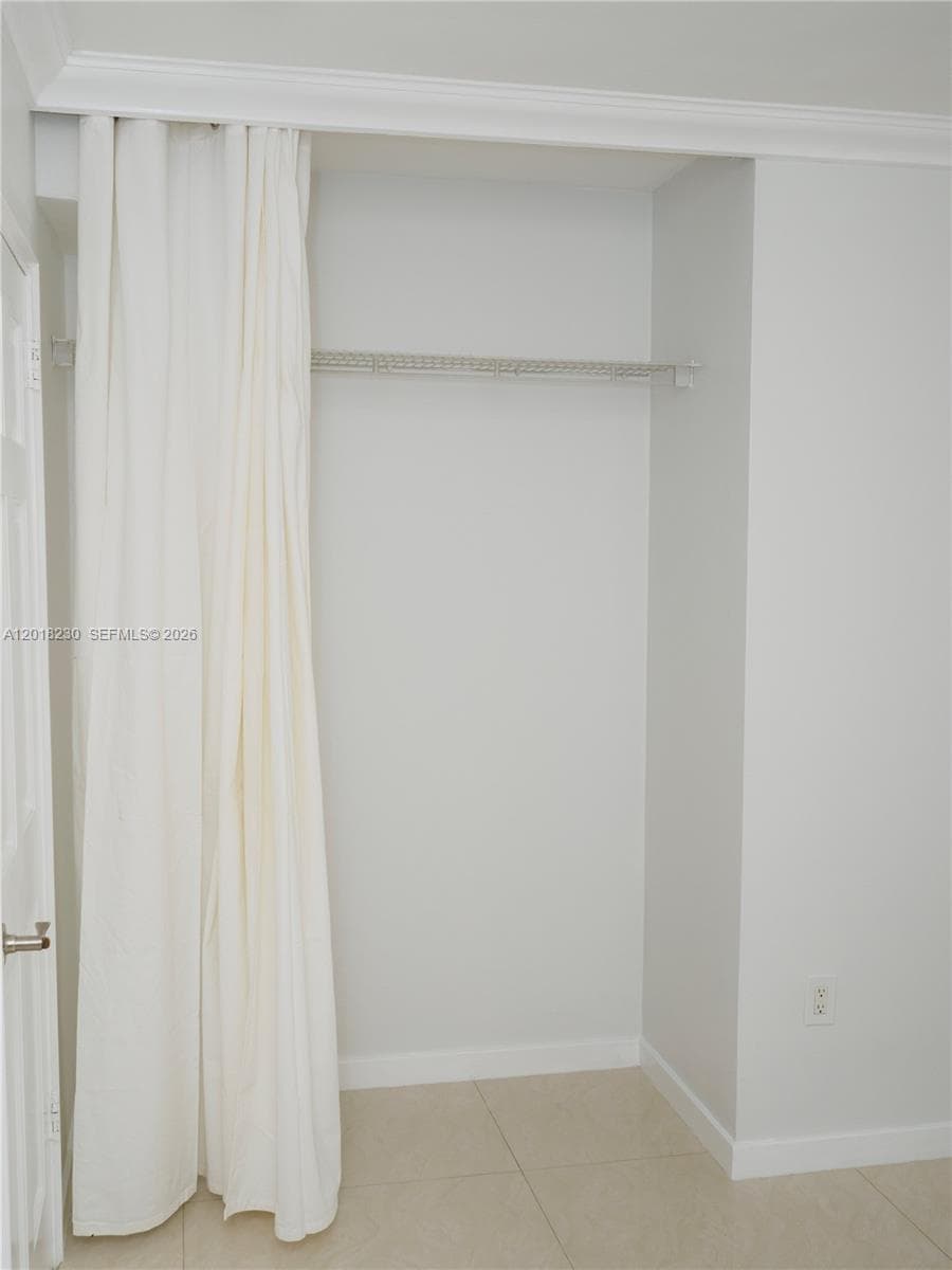 149 NW 17th Pl, Miami FL 33125 — 19