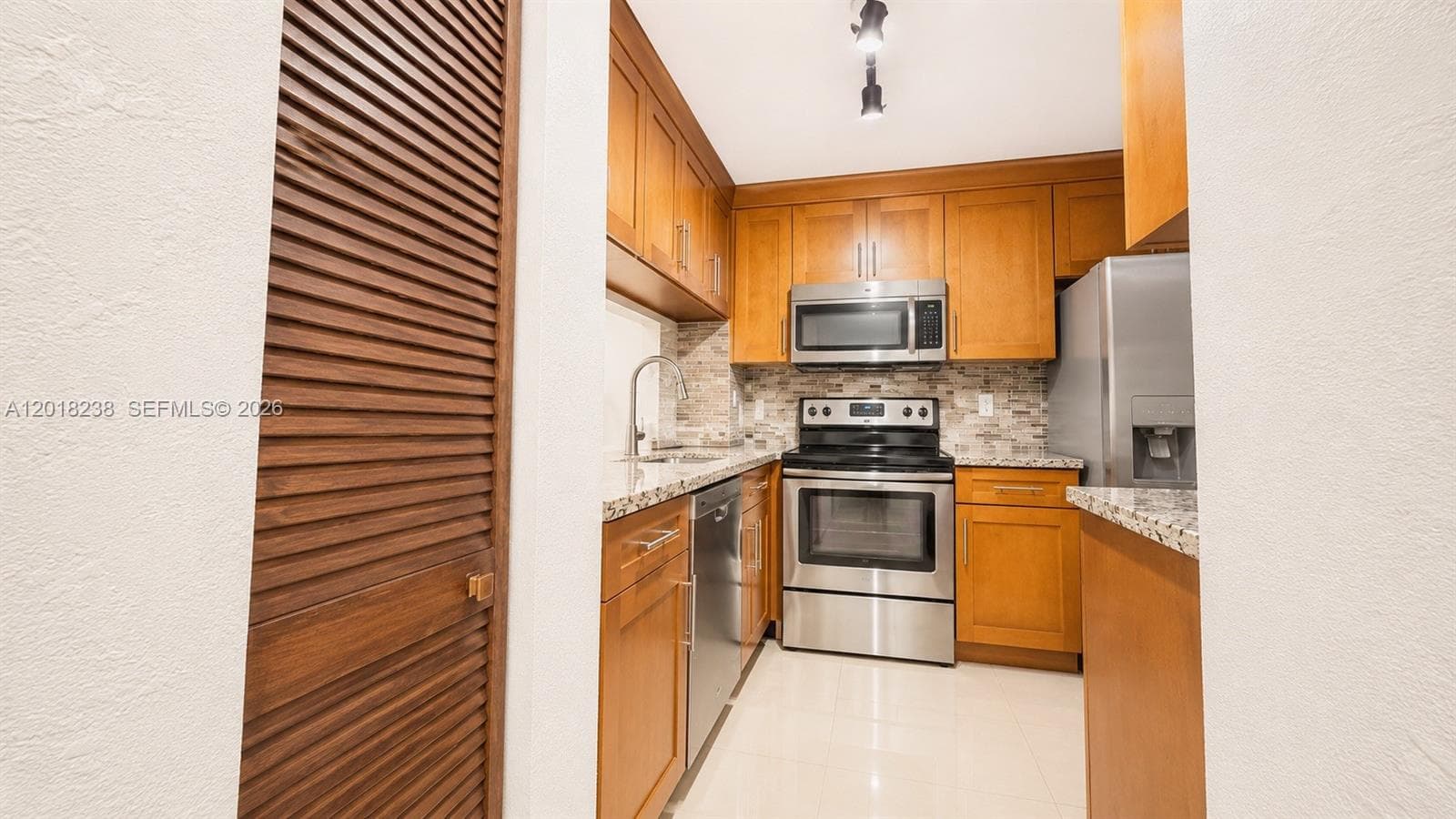 1621 Collins Ave # 310, Miami Beach FL 33139 — 28