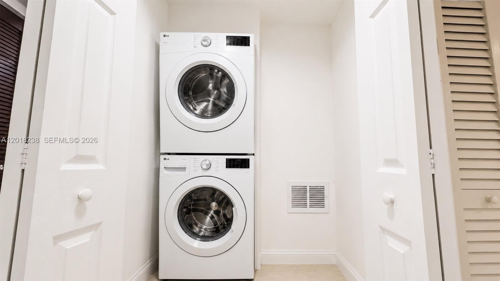 1621 Collins Ave # 310, Miami Beach FL 33139 — 25