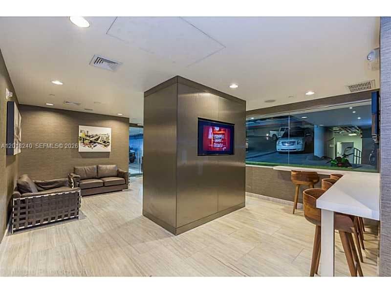 150 SE 2nd Ave # 1402, Miami FL 33131 — 13