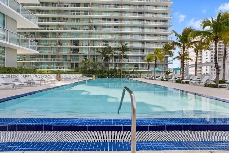 79 SW 12th St, Miami FL 33130 — 34