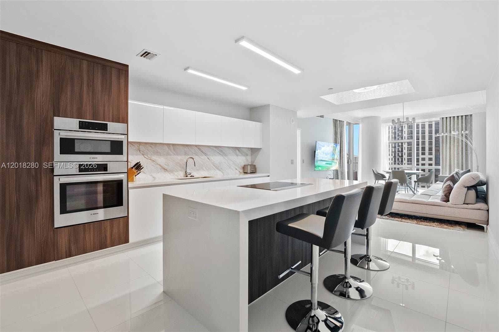 851 NE 1st Ave # 3111, Miami FL 33132 — 14