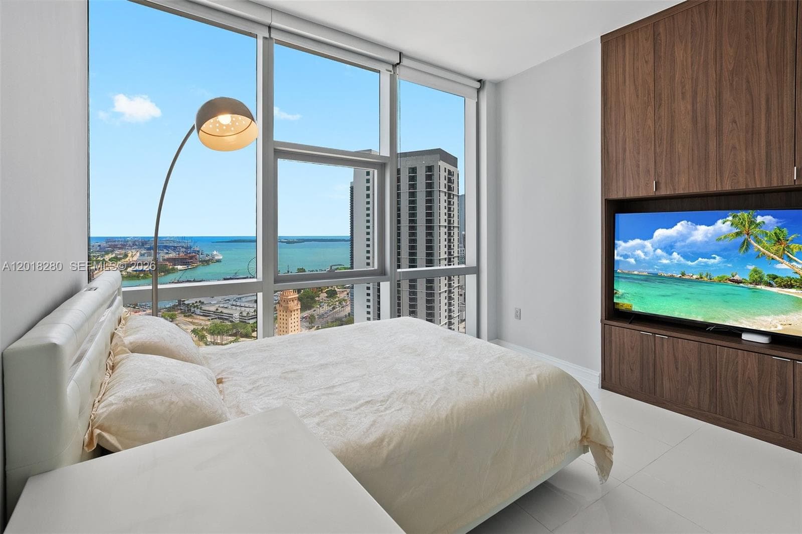 851 NE 1st Ave # 3111, Miami FL 33132 — 21