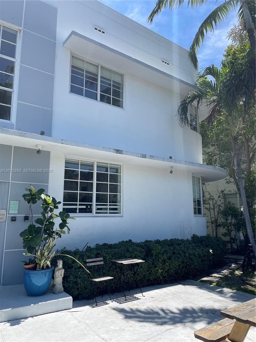 600 15th St # 10, Miami Beach FL 33139 — 3