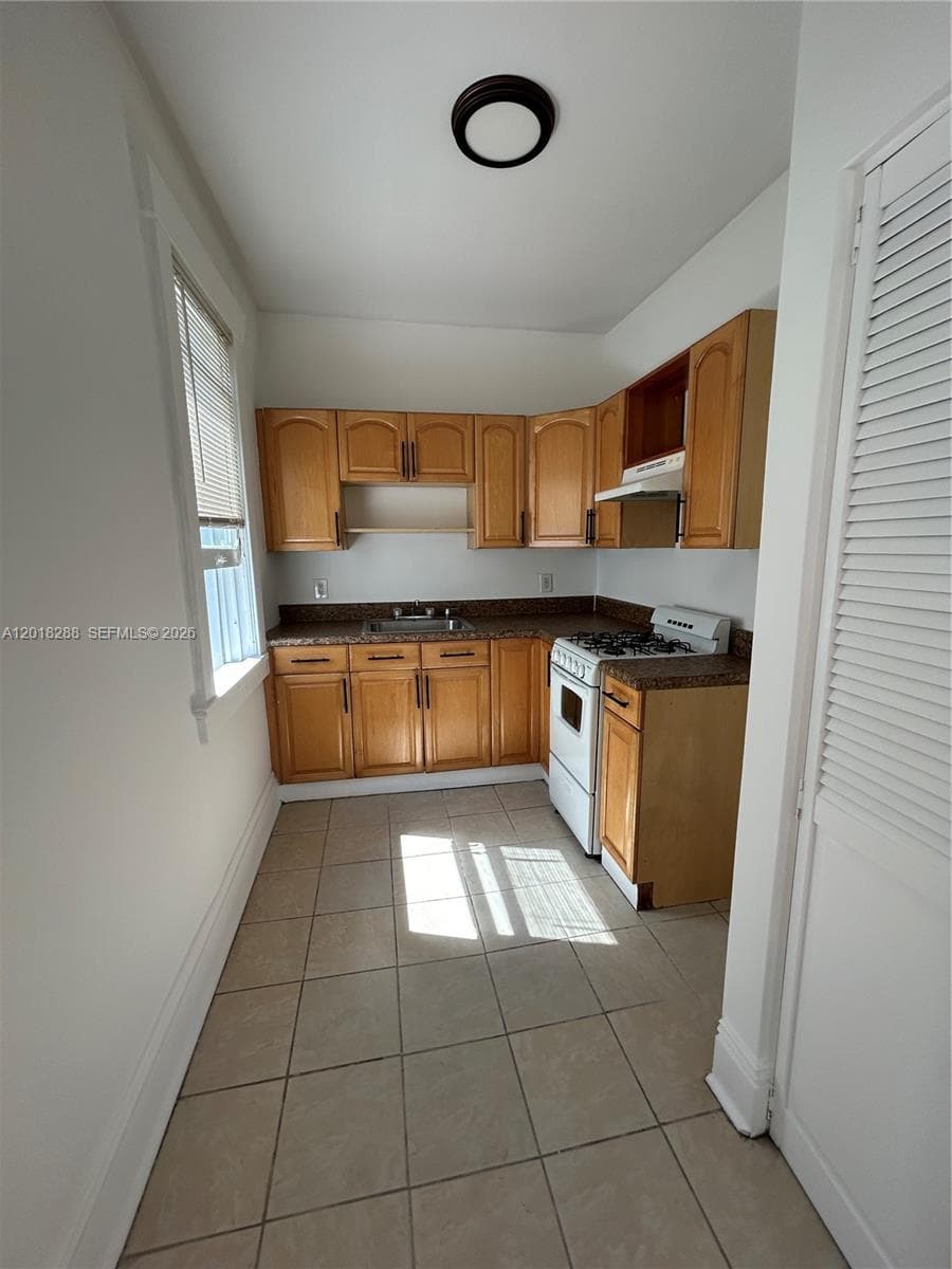 529 NE 66th St # 7, Miami FL 33138 — 1