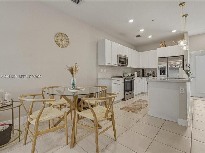 8201 NW 41st St # 205, Doral FL 33166 — 6