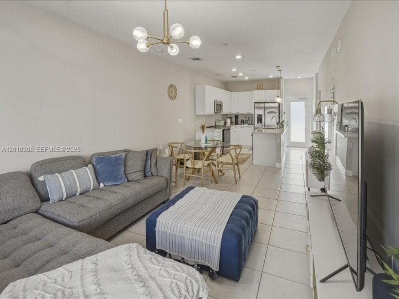 8201 NW 41st St # 205, Doral FL 33166 — 13
