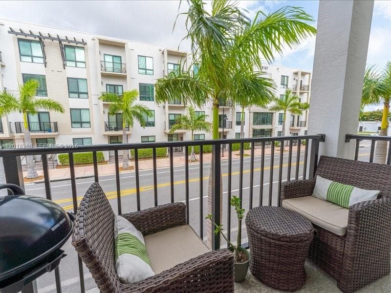 8201 NW 41st St # 205, Doral FL 33166 — 22