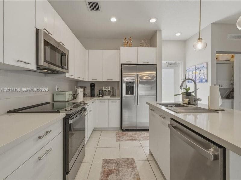 8201 NW 41st St # 205, Doral FL 33166 — 7