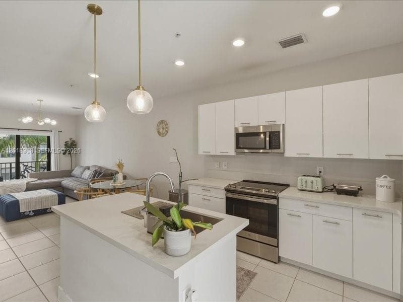 8201 NW 41st St # 205, Doral FL 33166 — 1