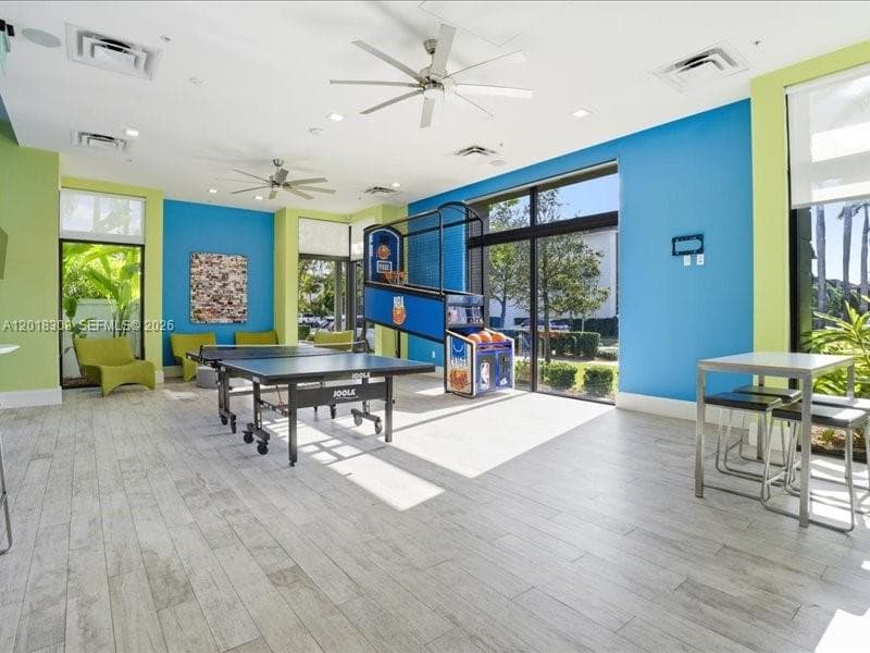8201 NW 41st St # 205, Doral FL 33166 — 34
