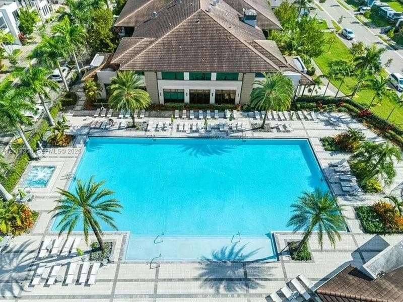8201 NW 41st St # 205, Doral FL 33166 — 40