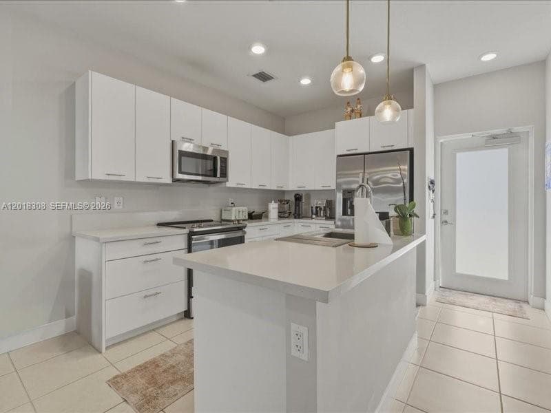 8201 NW 41st St # 205, Doral FL 33166 — 8