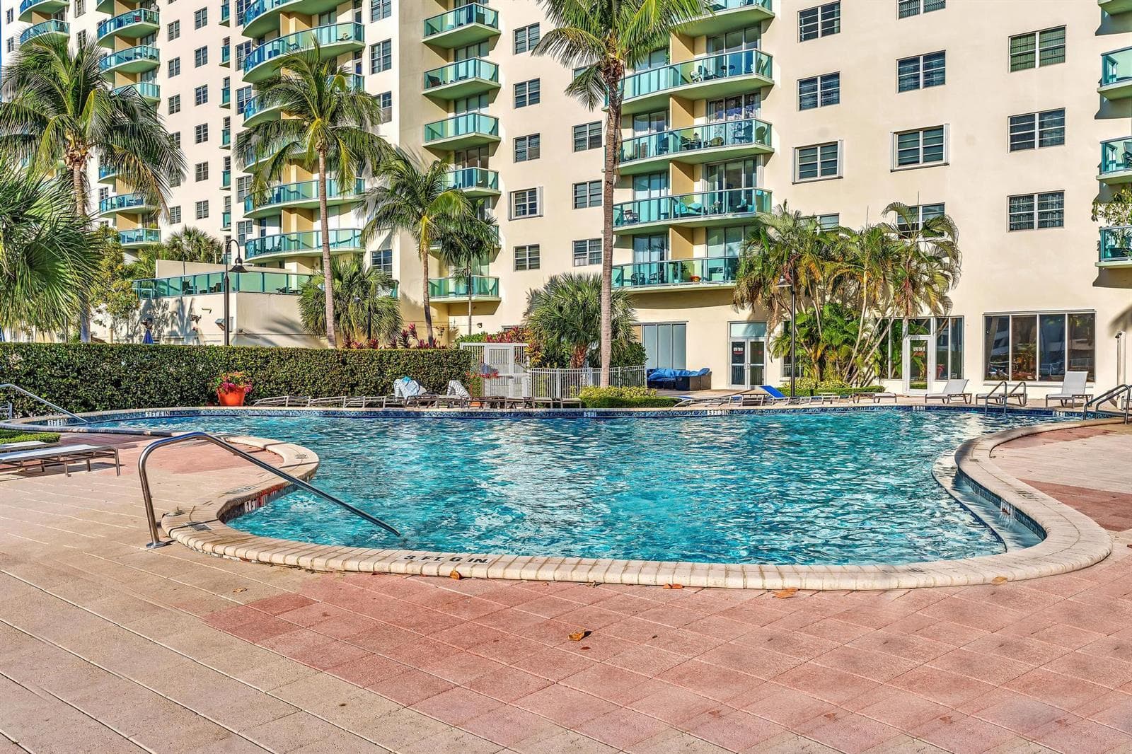 19390 Collins Avenue # 421, Sunny Isles Beach FL 33160 — 42