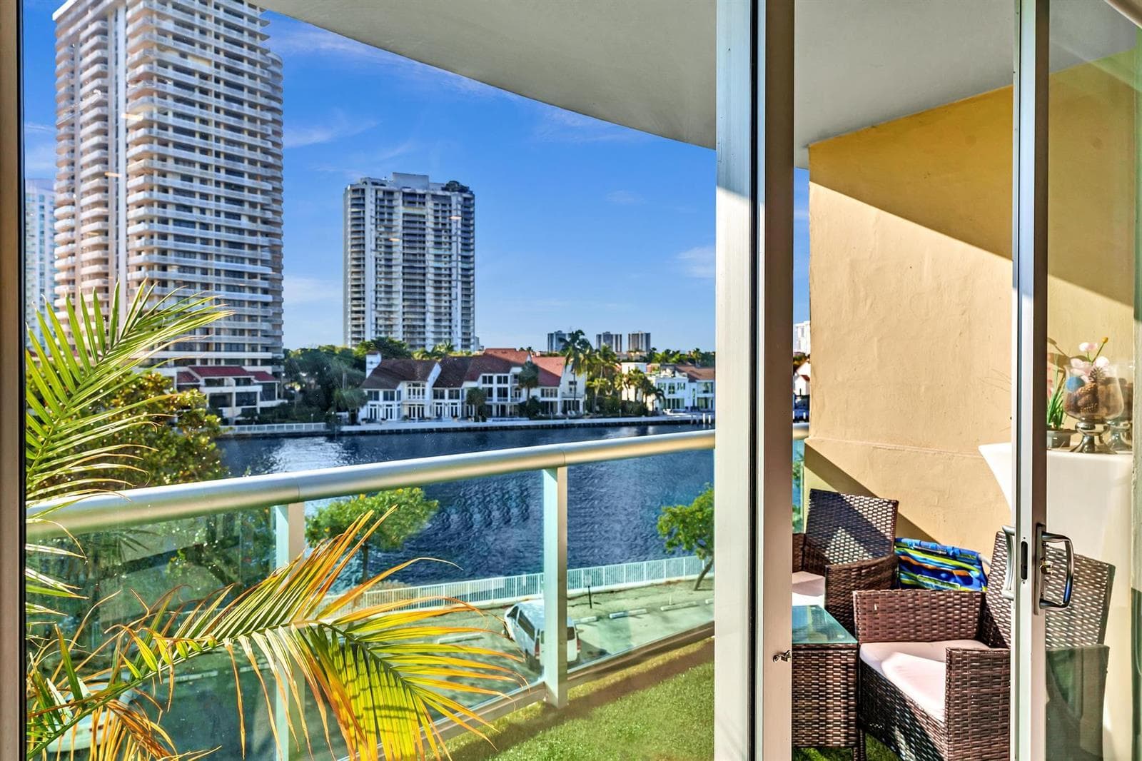 19390 Collins Avenue # 421, Sunny Isles Beach FL 33160 — 32