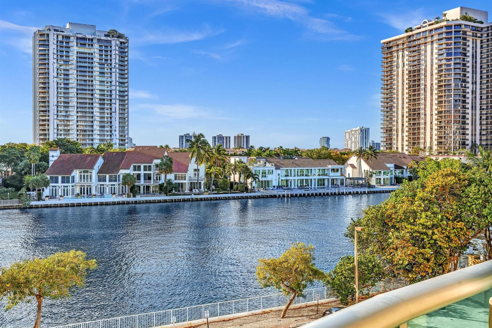 19390 Collins Avenue # 421, Sunny Isles Beach FL 33160 — 34