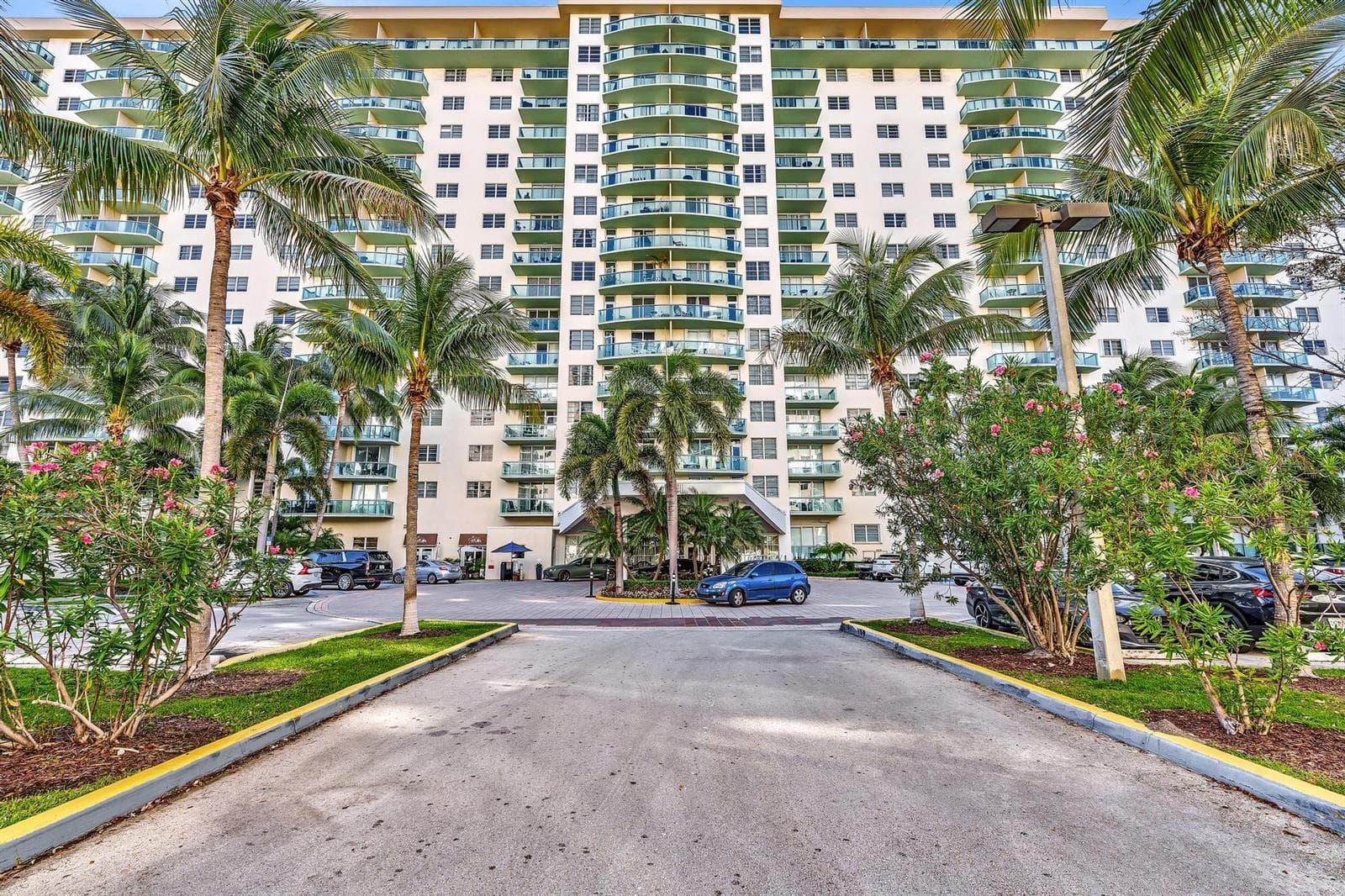 19390 Collins Avenue # 421, Sunny Isles Beach FL 33160 — 51