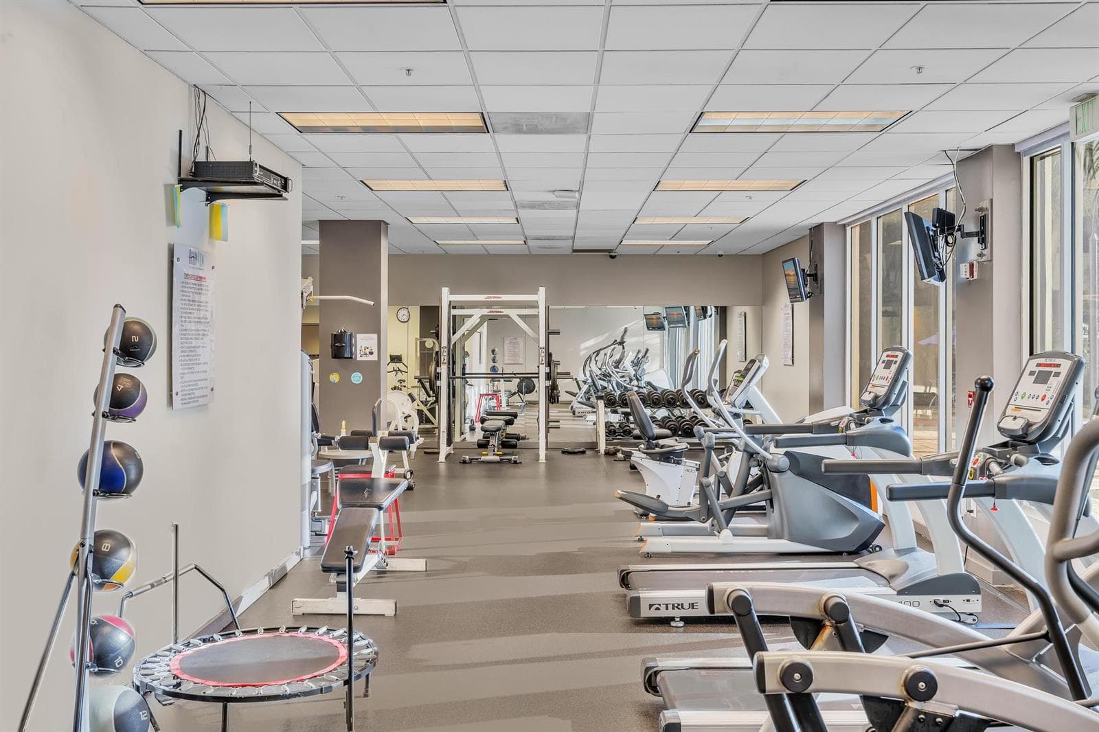 19390 Collins Avenue # 421, Sunny Isles Beach FL 33160 — 40