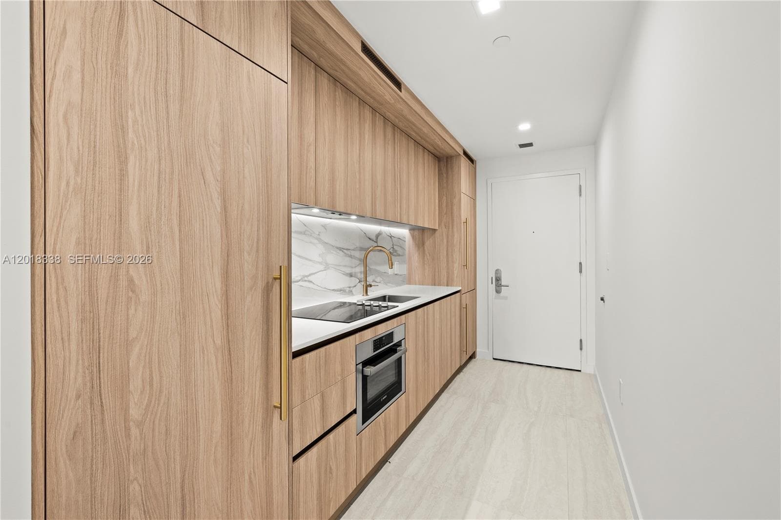 77 SE 5TH # 2404, Miami FL 33131 — 5