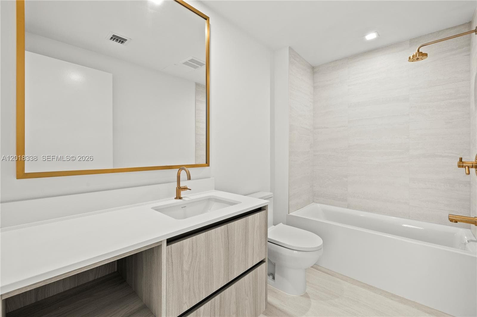 77 SE 5TH # 2404, Miami FL 33131 — 11