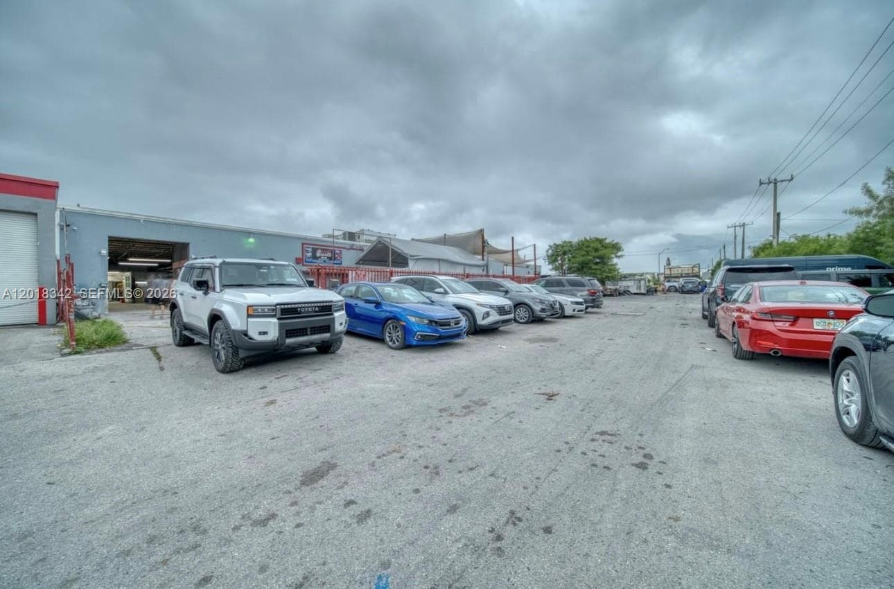 3730 NW 82nd St, Hialeah FL 33147 — 2