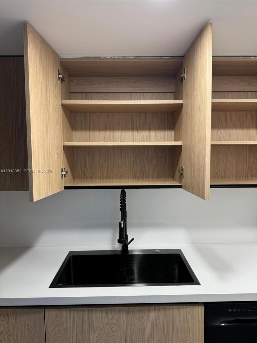 1200 West Ave # 611, Miami Beach FL 33139 — 12