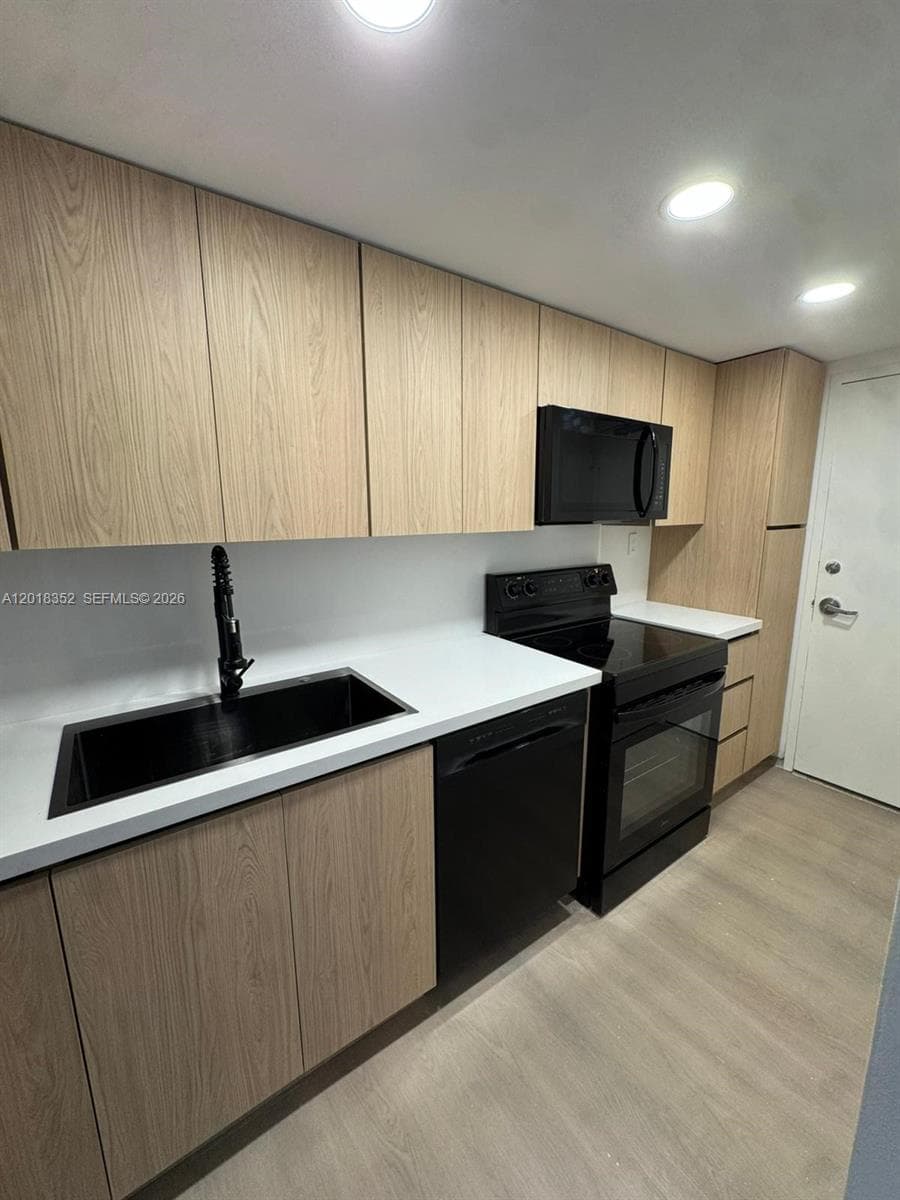 1200 West Ave # 611, Miami Beach FL 33139 — 1