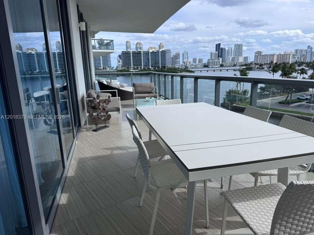 3250 NE 188th St # 408, Aventura FL 33180 — 2