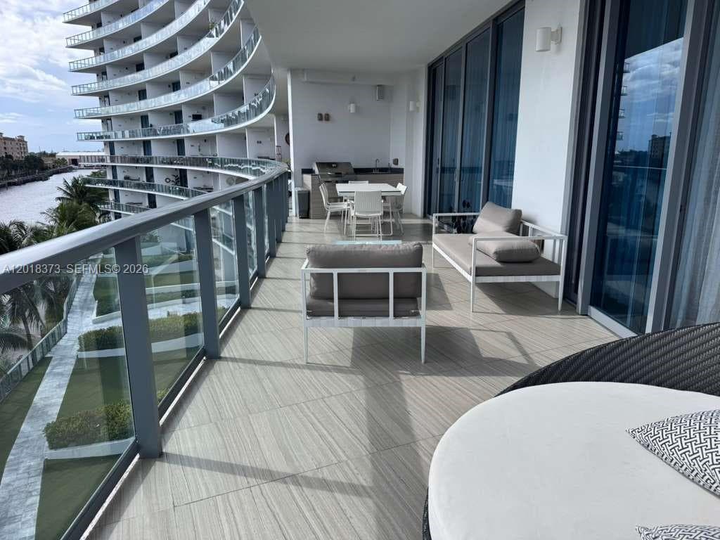 3250 NE 188th St # 408, Aventura FL 33180 — 5