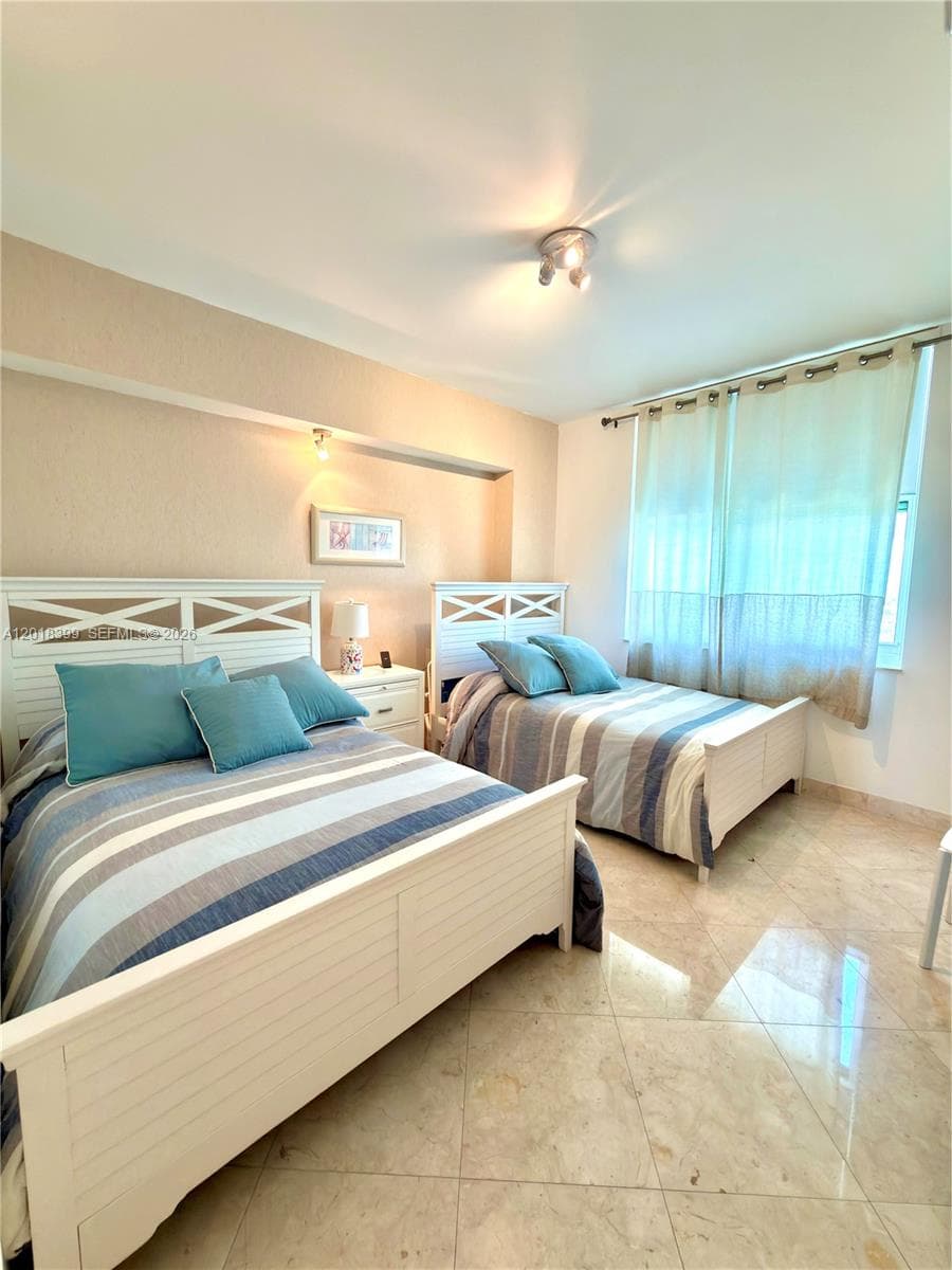 3330 NE 190th St # 1610, Aventura FL 33180 — 22