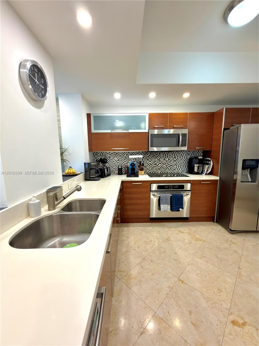 3330 NE 190th St # 1610, Aventura FL 33180 — 9