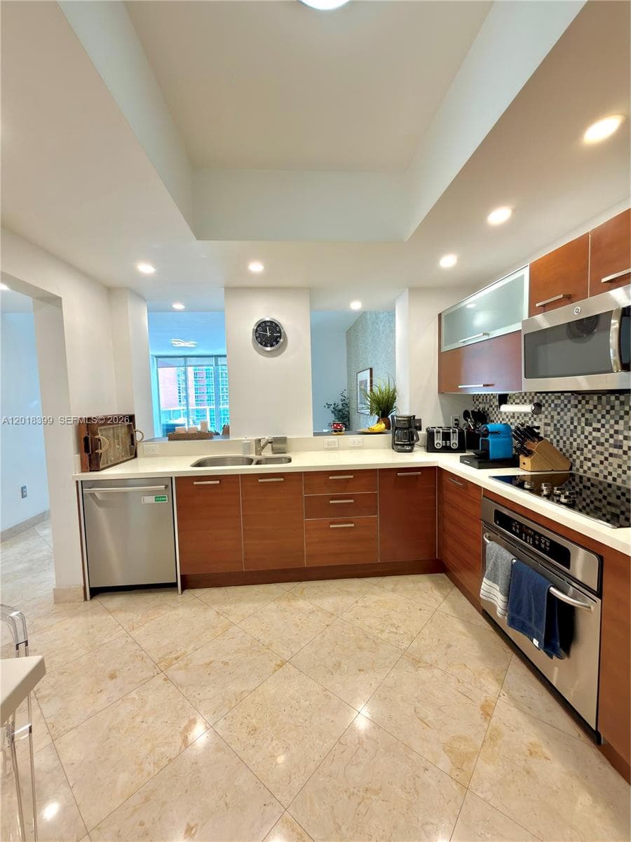 3330 NE 190th St # 1610, Aventura FL 33180 — 10