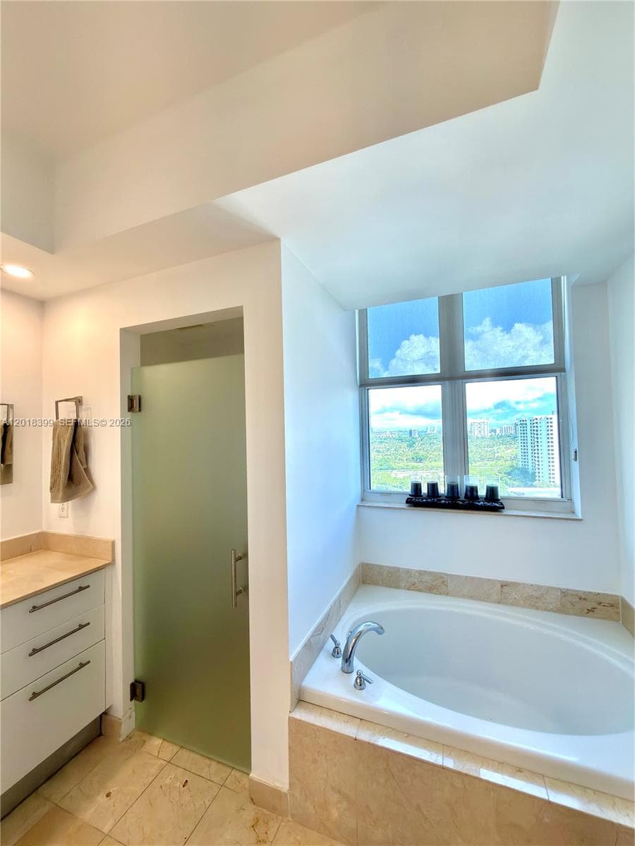 3330 NE 190th St # 1610, Aventura FL 33180 — 21