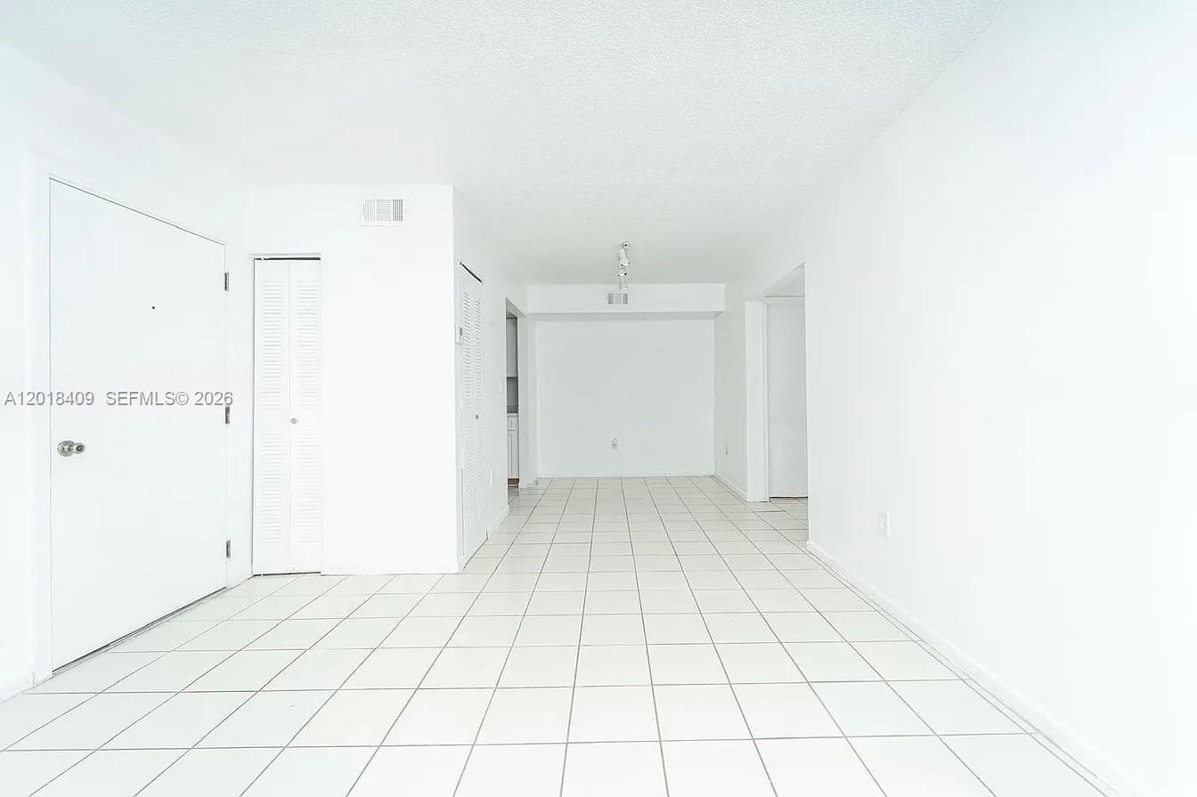576 NW 114th Ave # 203, Sweetwater FL 33172 — 1