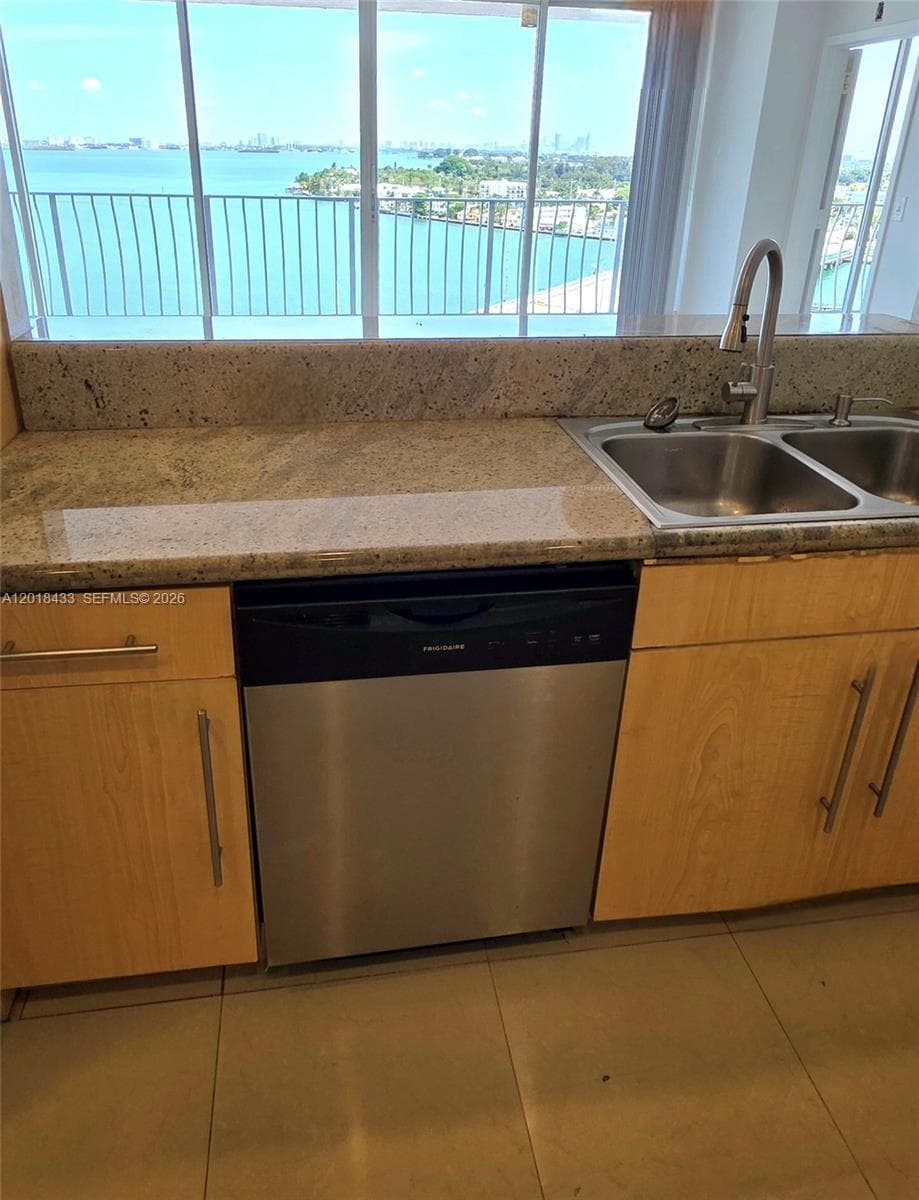7601 E Treasure Dr # 1516, North Bay Village FL 33141 — 21
