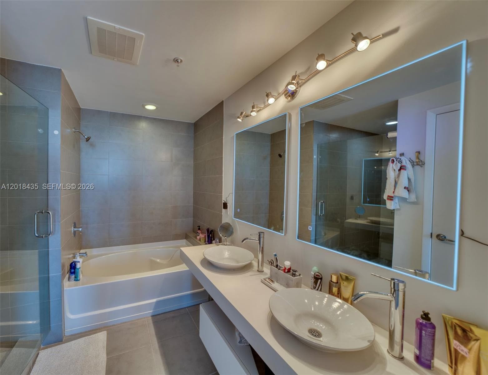 92 SW 3rd St # 5203, Miami FL 33130 — 16