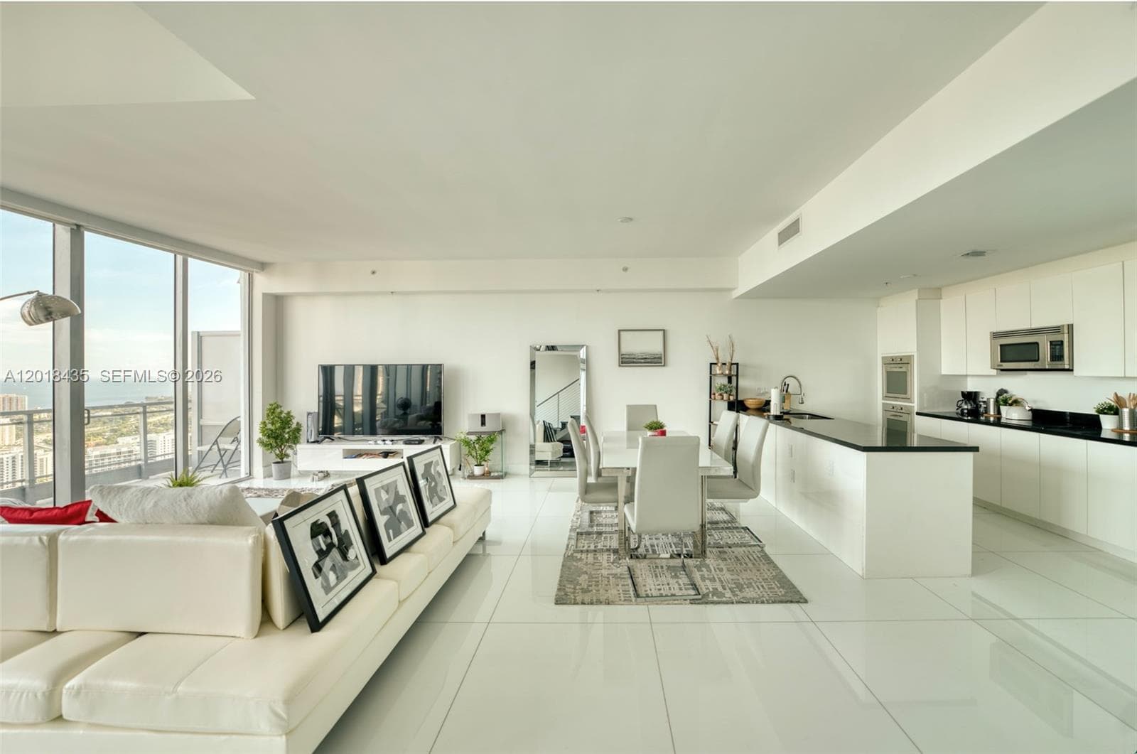 92 SW 3rd St # 5203, Miami FL 33130 — 5